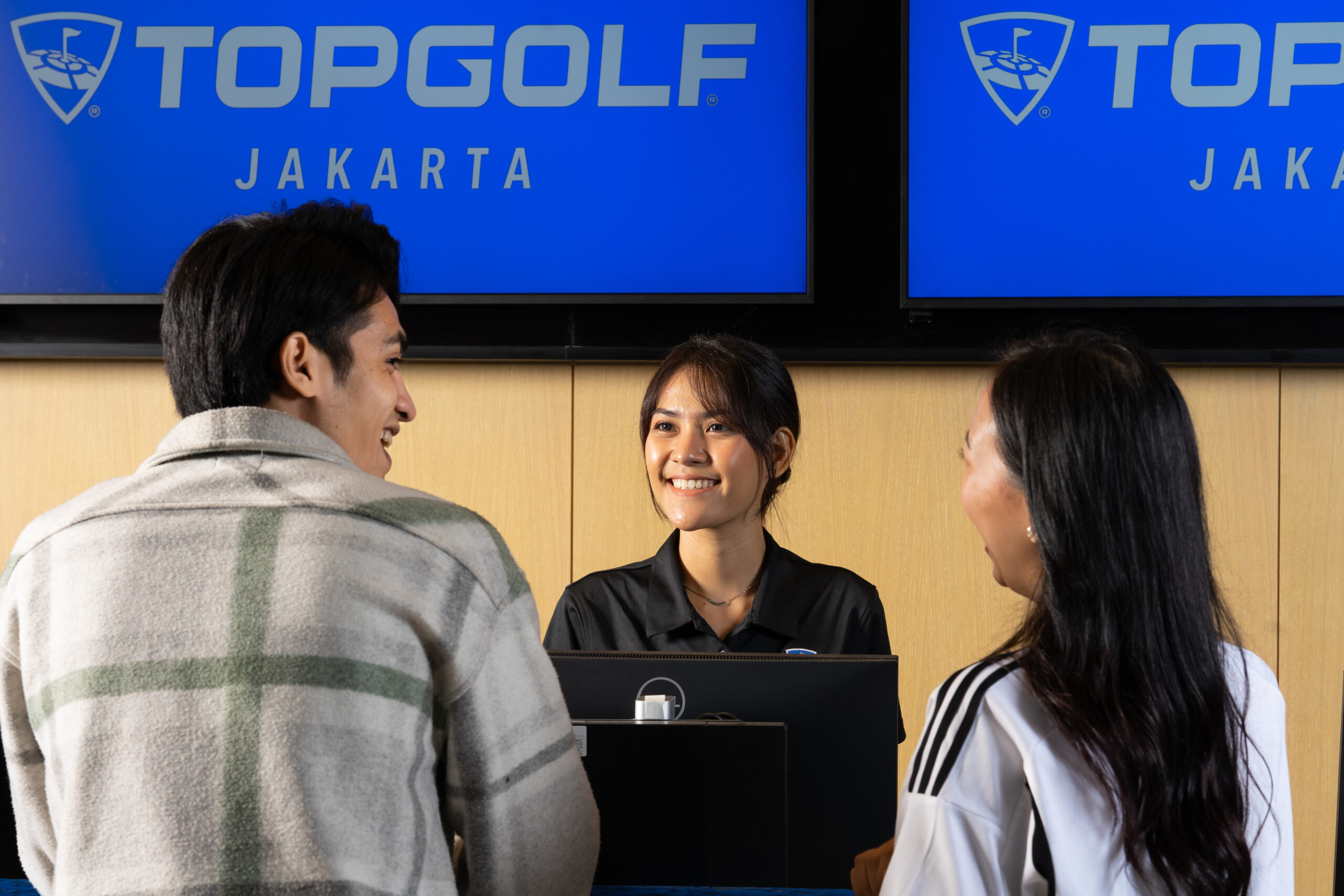Dinner Date Unik di Topgolf Jakarta: Kombinasi Seru Antara Cinta, Golf, dan Kuliner Istimewa