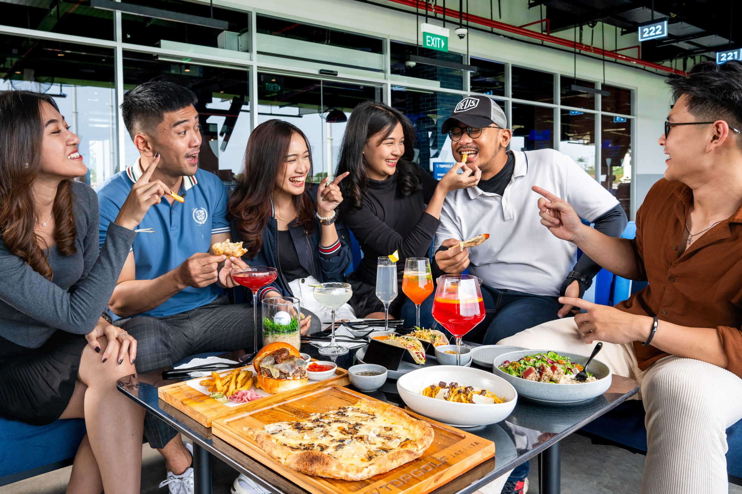 Move On dengan Gaya: Rayakan Momen Baru di Topgolf Jakarta!